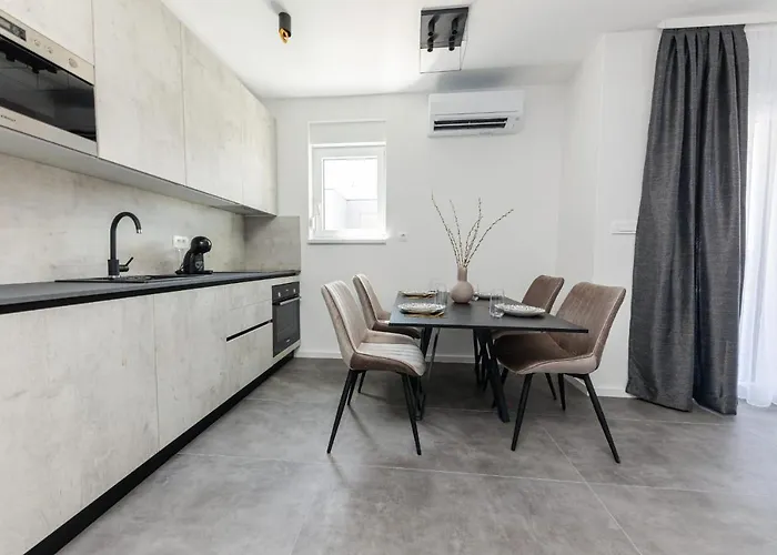 Antico * تروغير