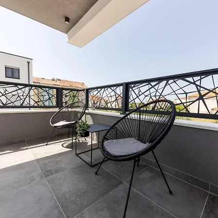 Antico 公寓 特罗吉尔