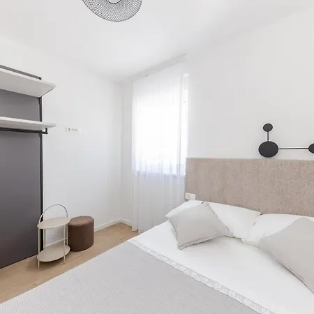 Antico * 特罗吉尔